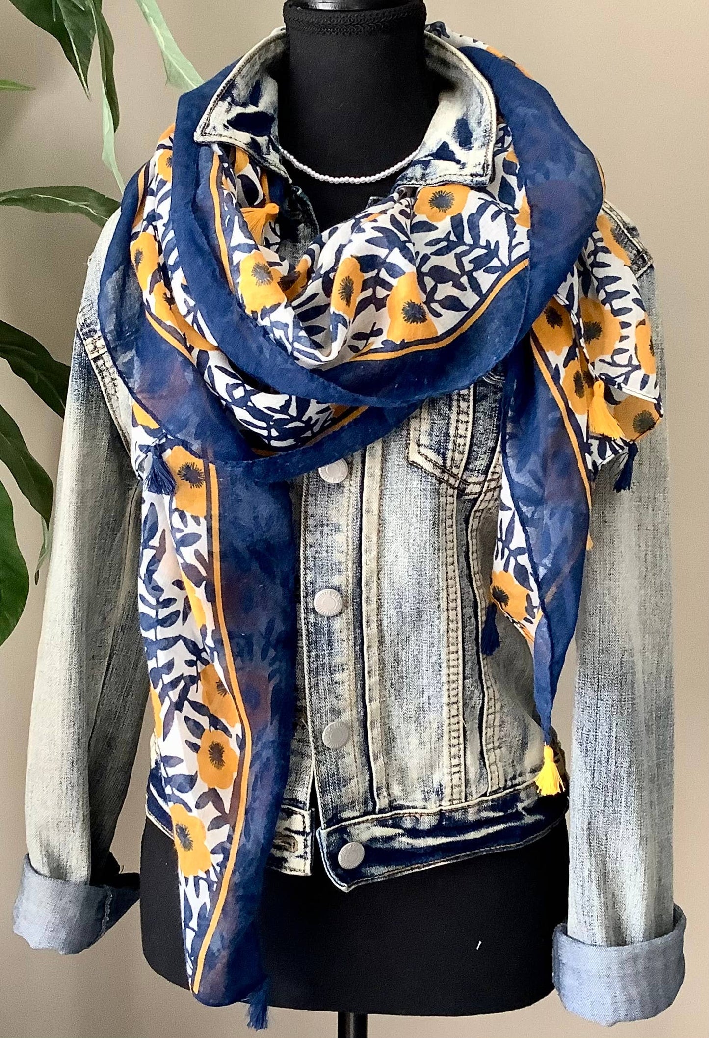 Beautifull Boundaries - Scarf, womens scarf, Lightweight scarf-daisies