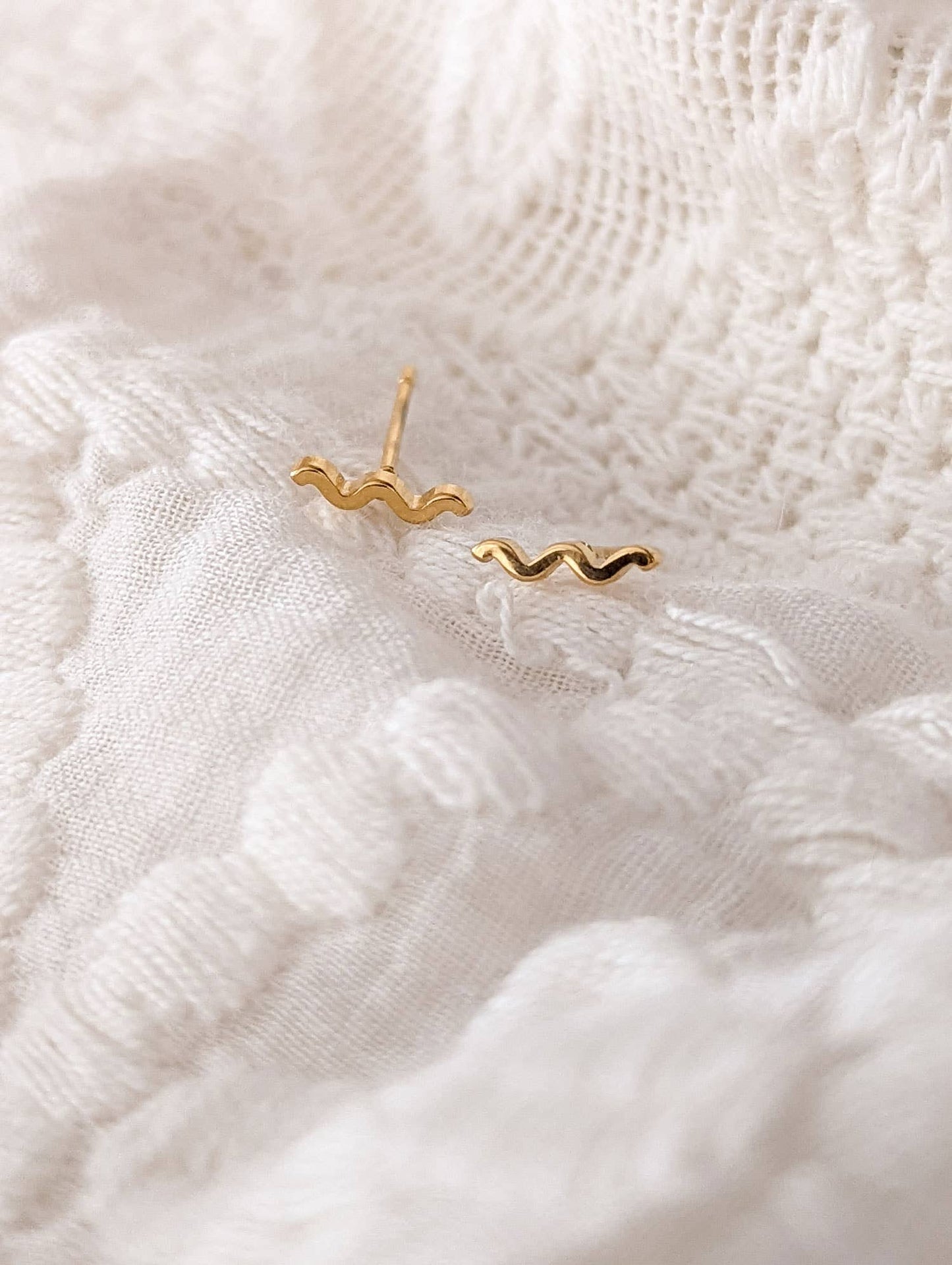 Mimi & August - Beach Waves - stud earring